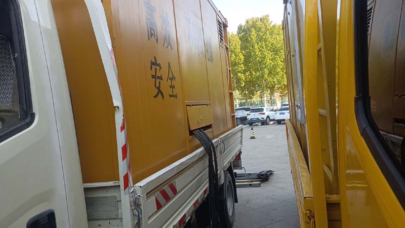 独山子如何判断柴油发电机组和UPS电源的切换时间是否符合要求？